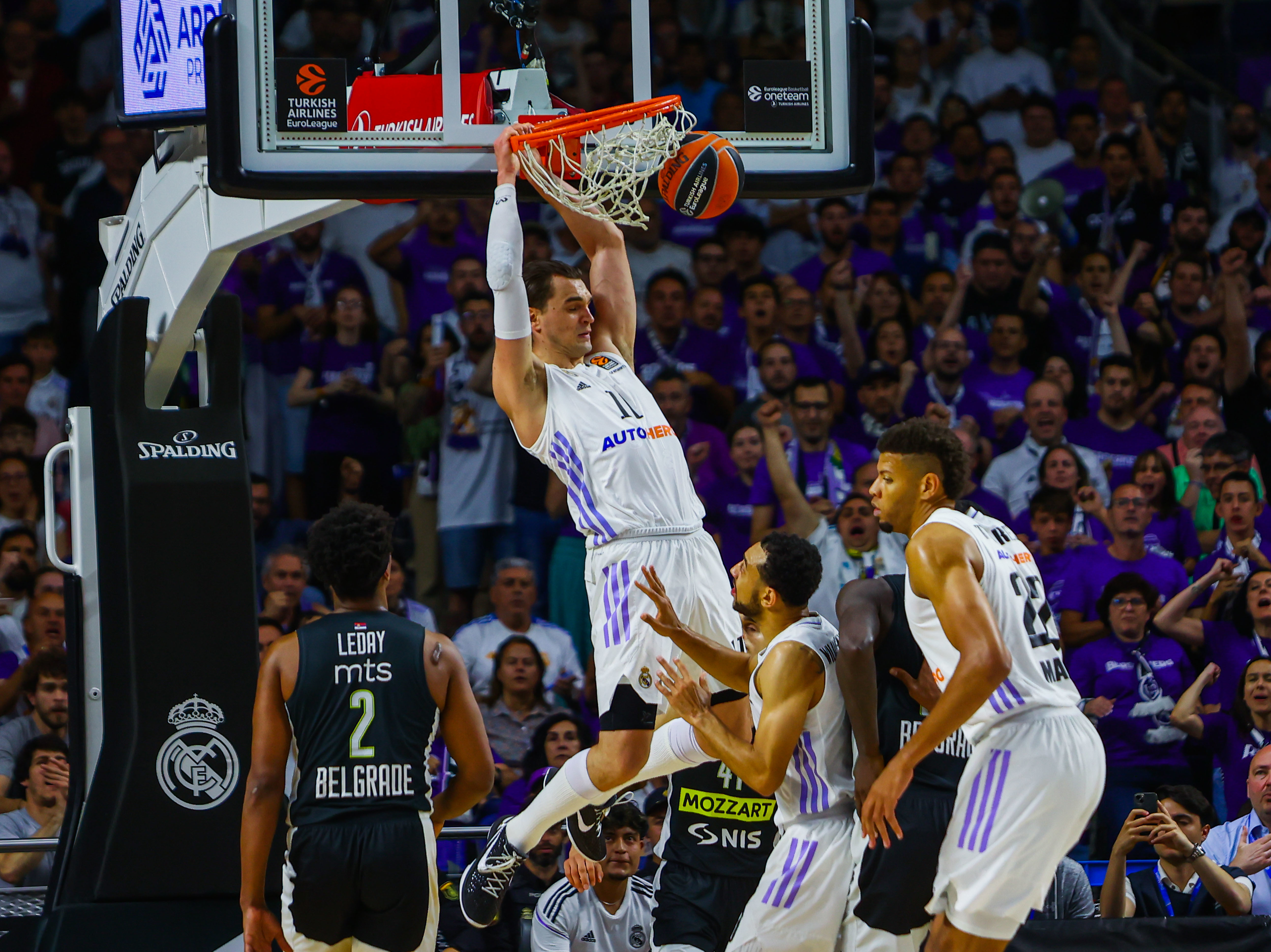 El Real Madrid en alerta: La fuerte tentación que podría afectar a su plantilla