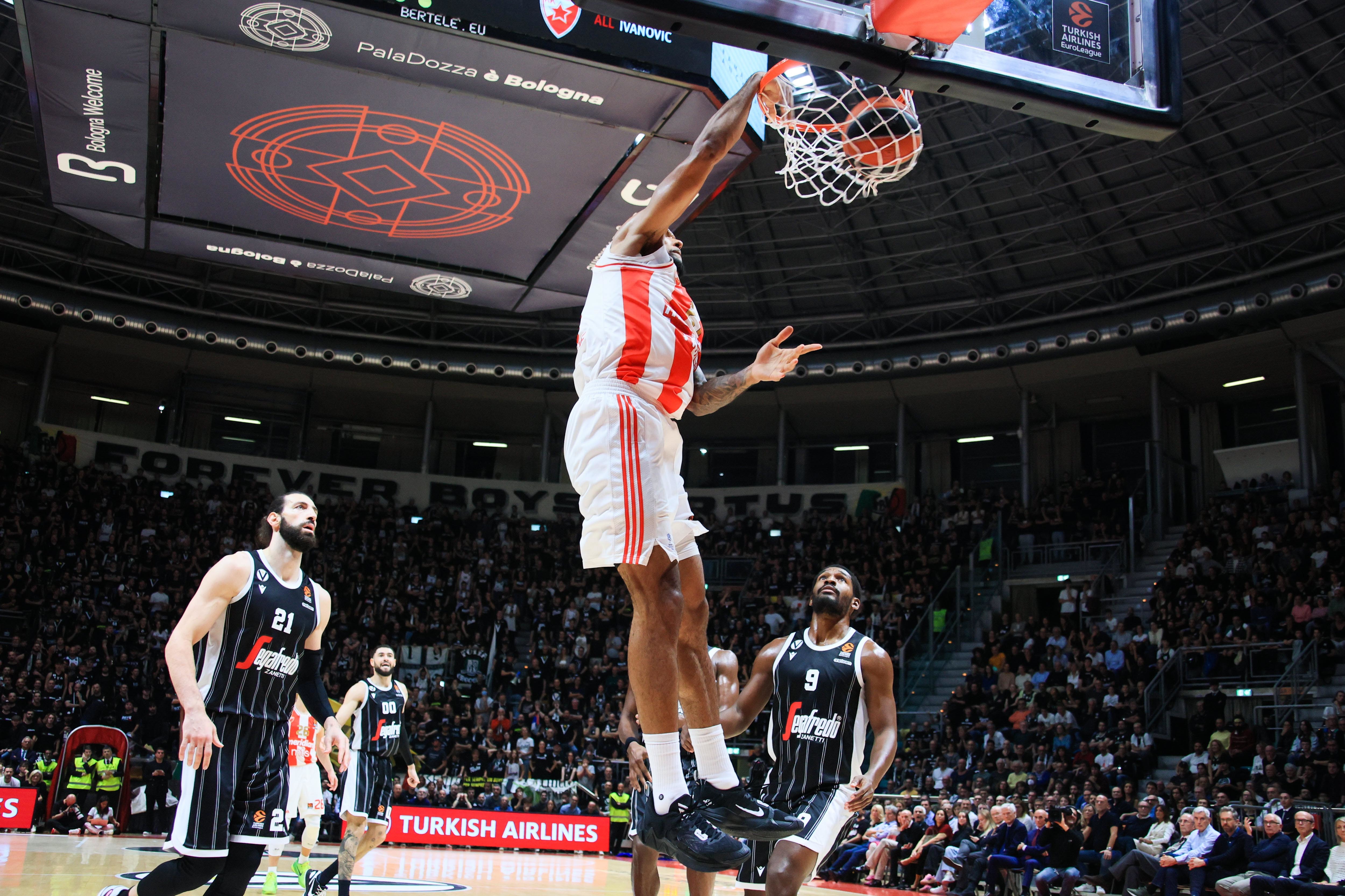 OFICIAL: Napier se va de Estrella Roja entre cruce de declaraciones