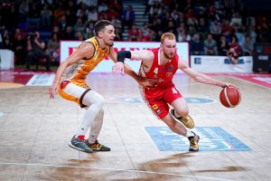 ⁠De estar descartado en Baskonia a liarla en Italia: Nico Mannion