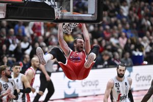 Estalla la polémica en Italia, cortaron el Milán vs Bolonia a falta de 3 segundos