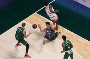 Una acción polémica y el tuit de la ACB que genera indignación