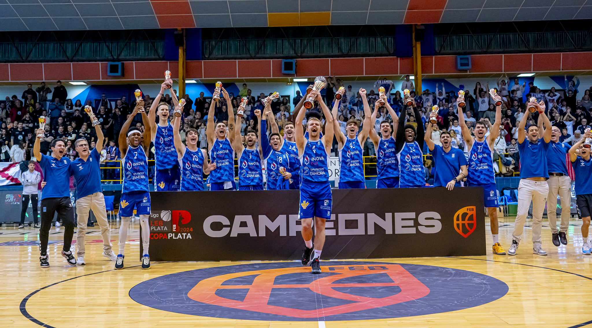 LEB Plata: Zamora Enamora campeón de la Copa y ficha a un jugador que regresa