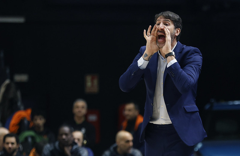 Unicaja se cura ante Valencia y el cabreo de Mumbrú: “No quiero un Superman”