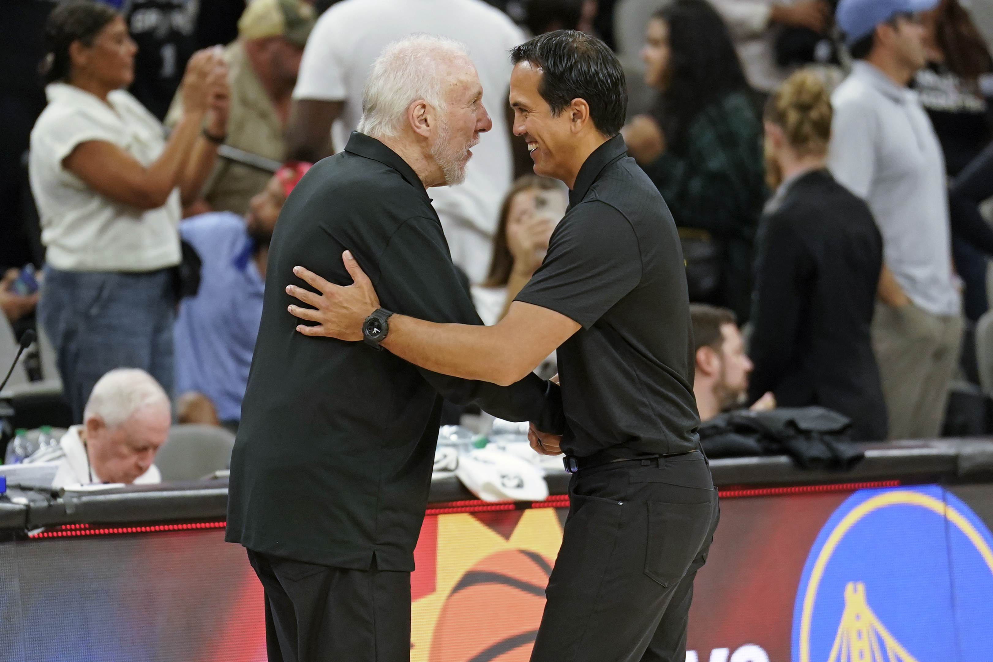 ¿Quién es el entrenador mejor pagado de la NBA?