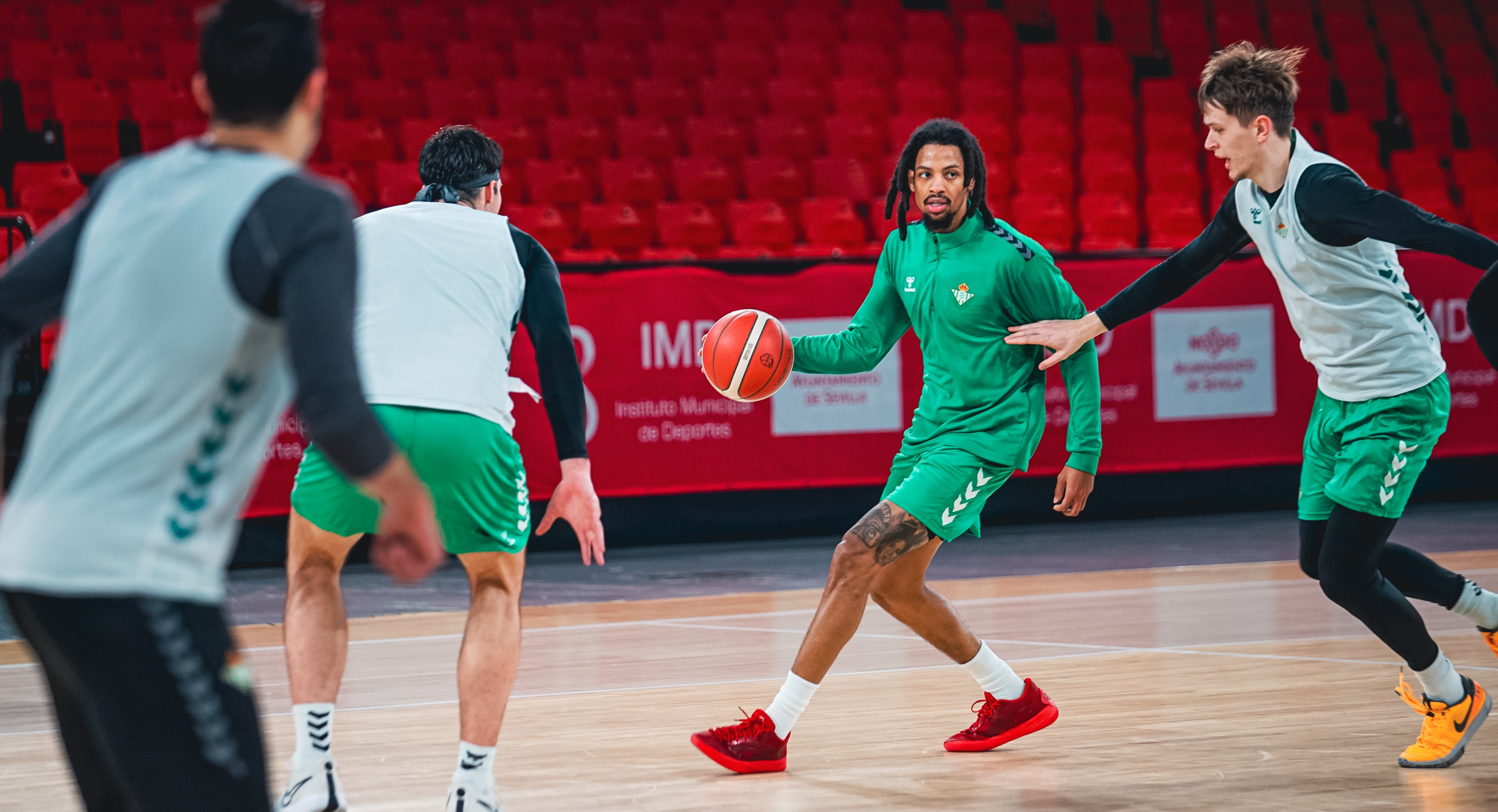 Espantada en el Real Betis: un jugador decide marcharse teniendo contrato