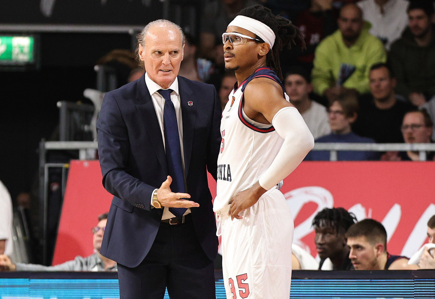 Ivanovic rechazó a Howard y Moneke según medios serbios