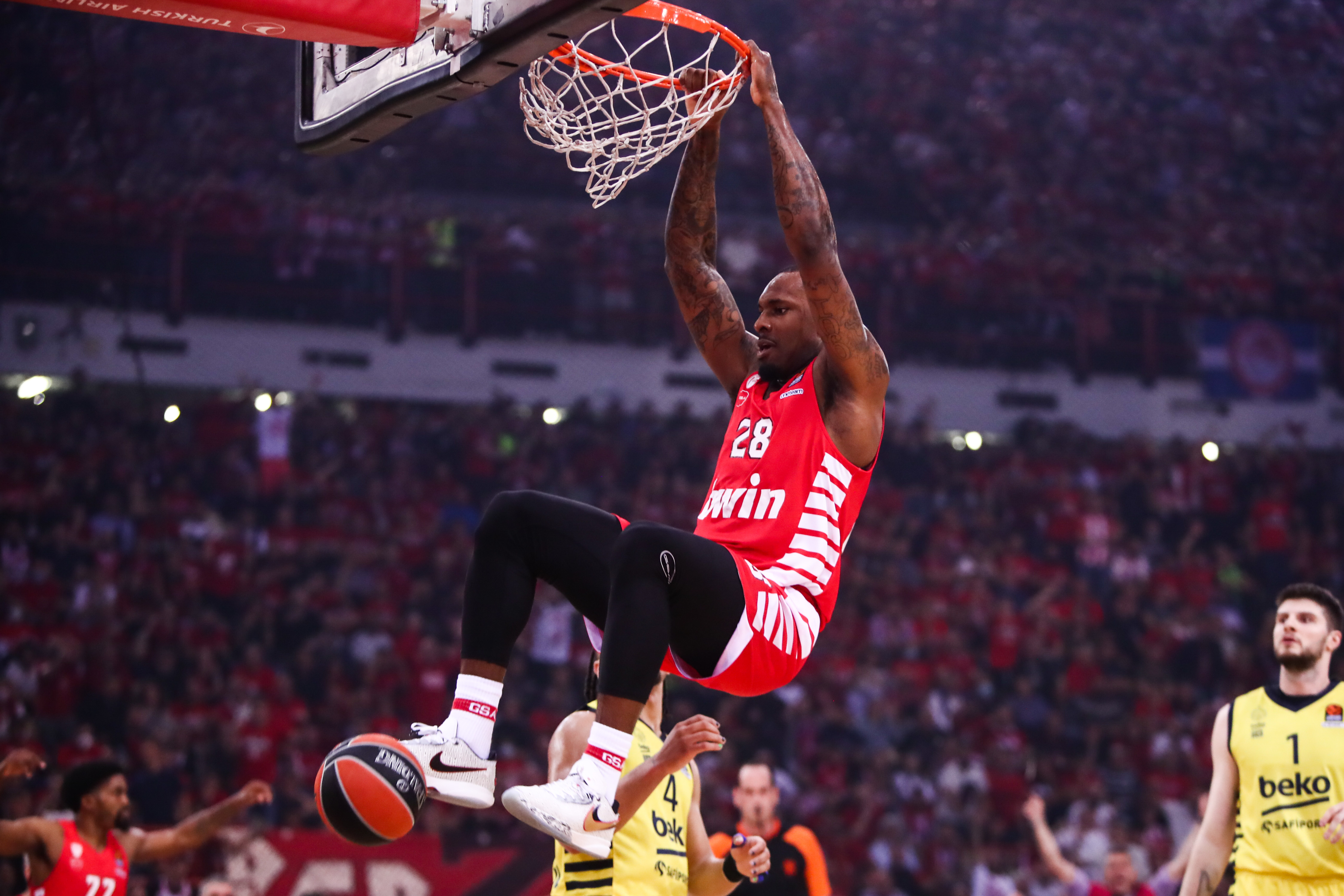 Reggio Emilia ficha al gran pívot libre del mercado con pasado NBA y Euroliga