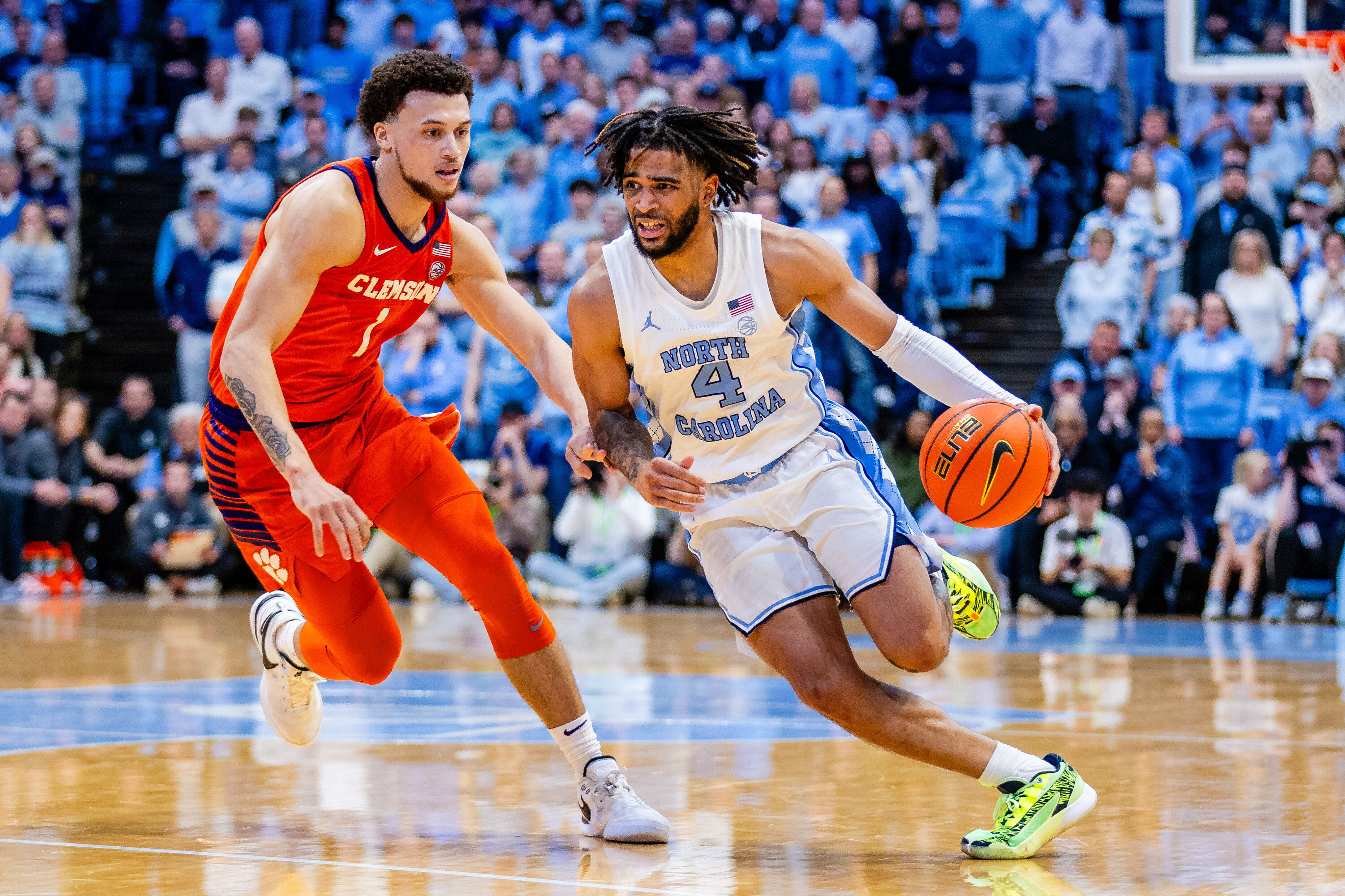 NCAA: Todos los líderes de las Conferencias. Balances, jugadores, Draft