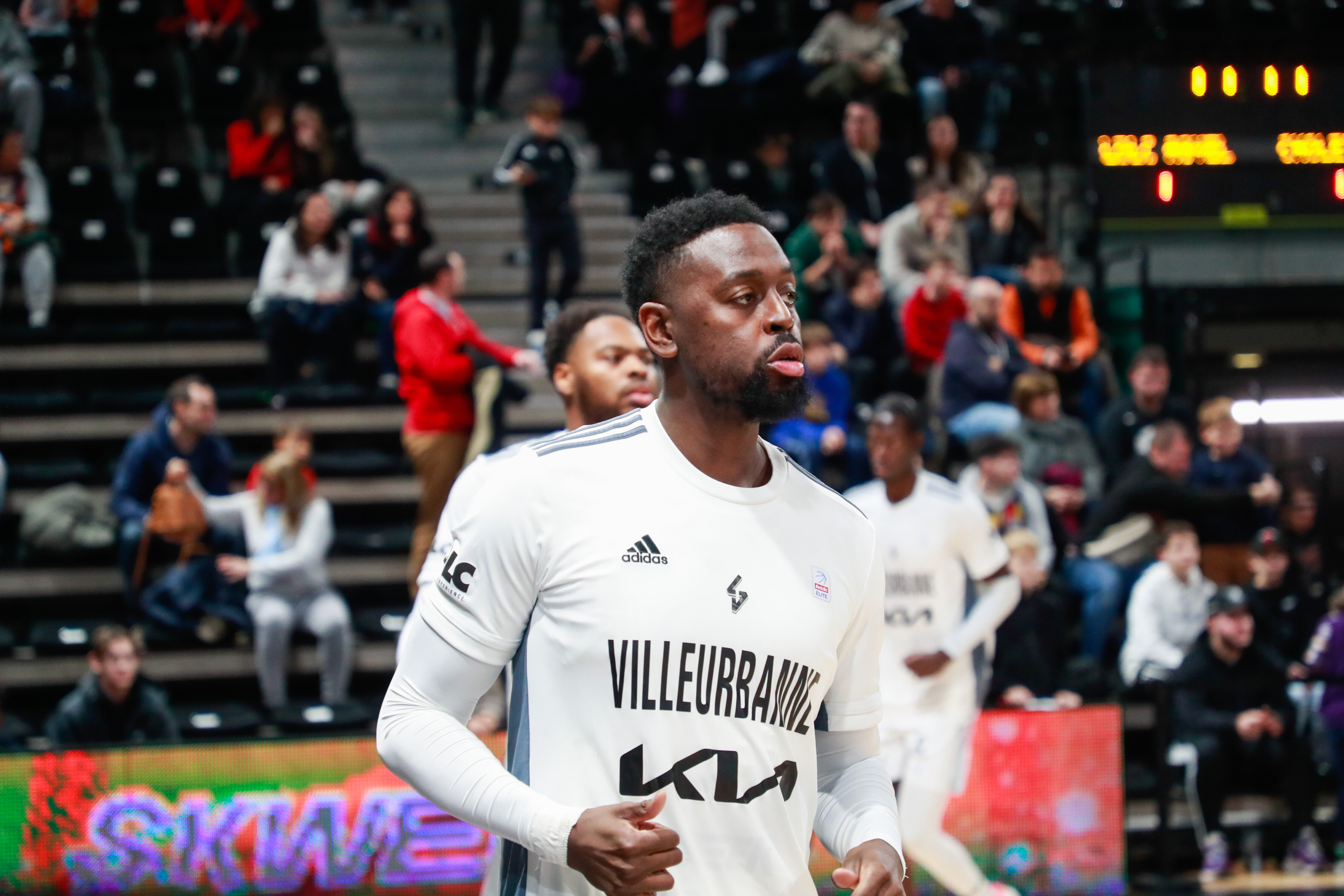 Tony Parker le despide después de haberle defendido