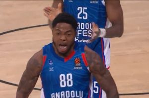 Euroliga viral: afición cómplice, bloqueo ganador y el mejor entrenador del mundo