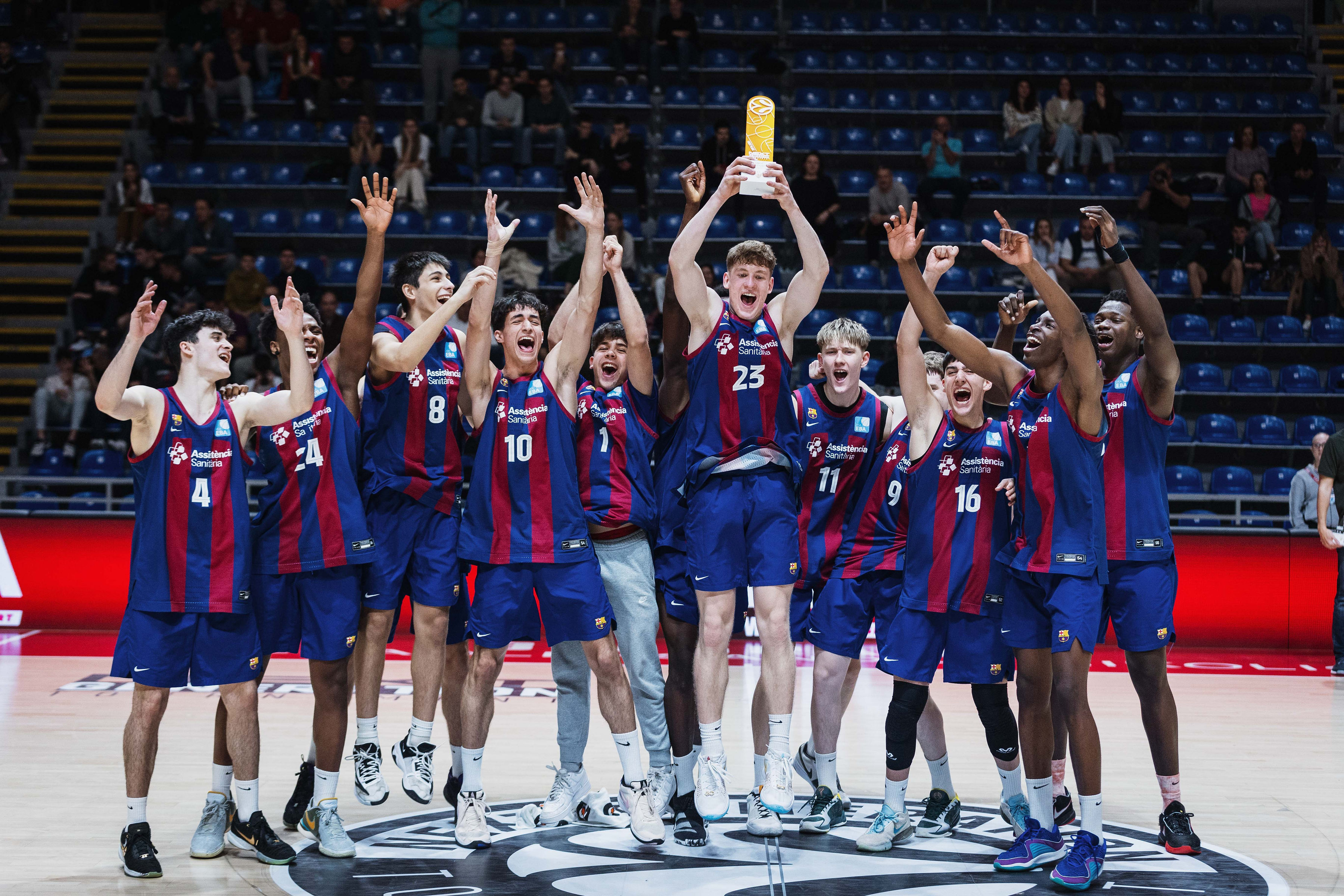 Dos jóvenes talentos marcan el futuro del Barça