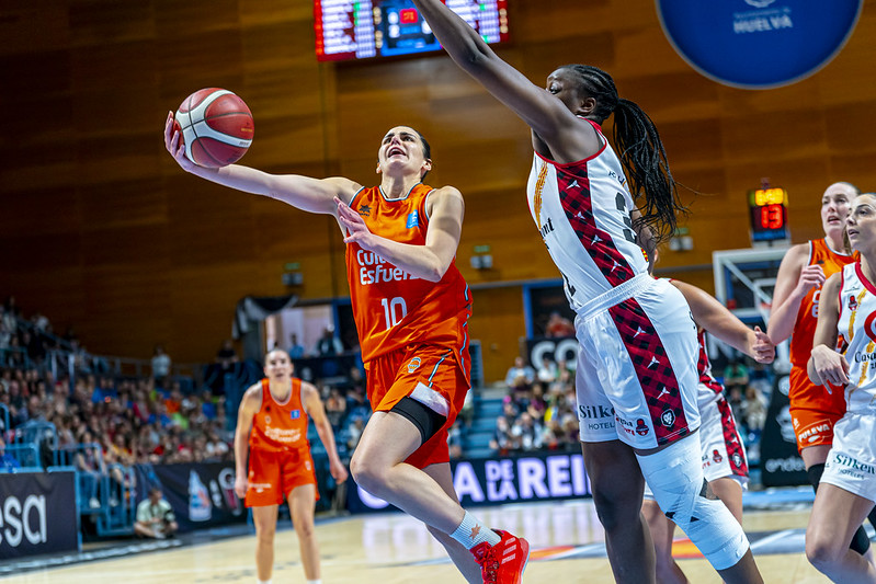 Una exhibición sublime que vale una Copa de la Reina para Valencia y un MVP