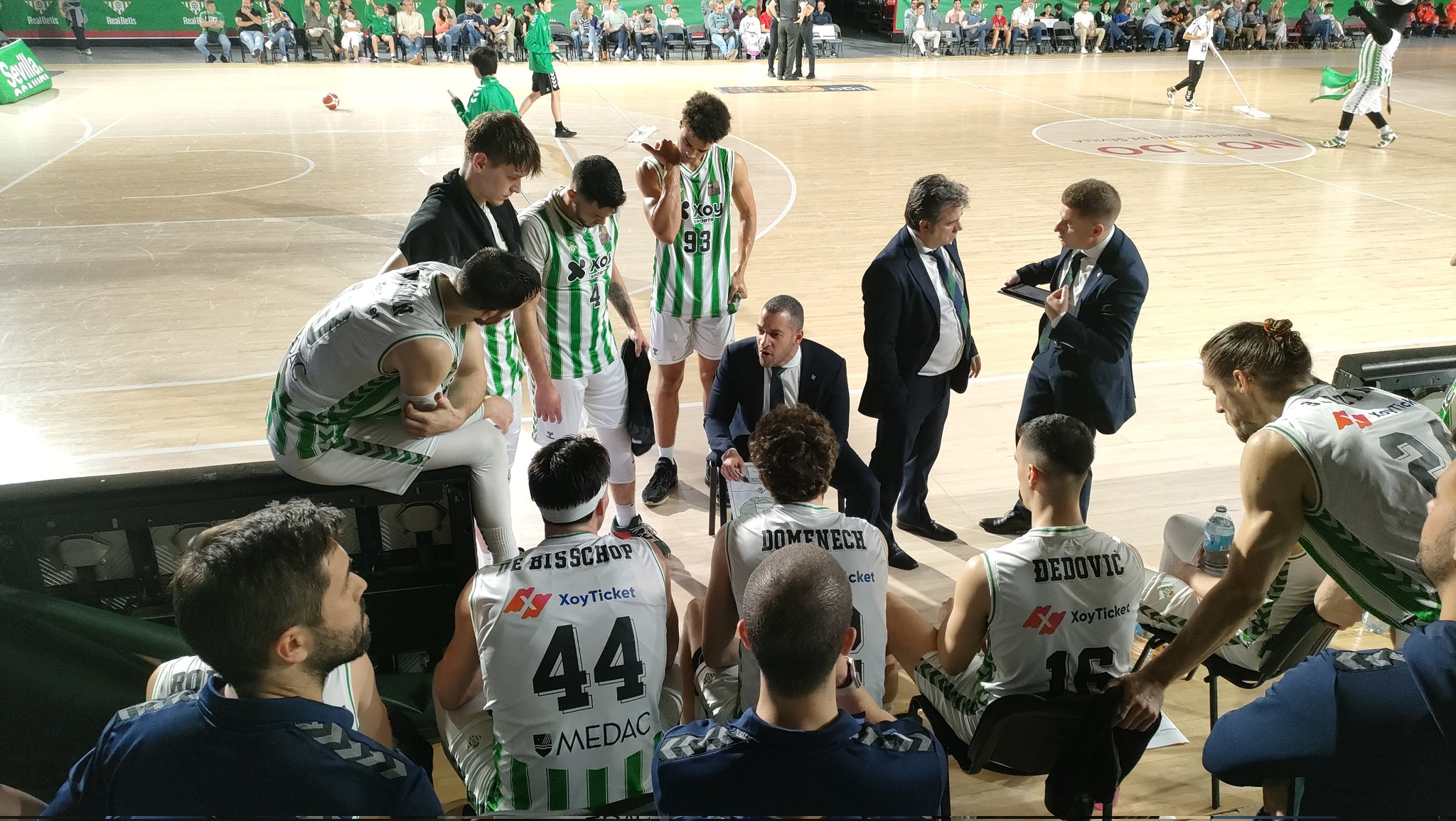 Real Betis vuelve a la carga, 5 despidos y mucha incertidumbre