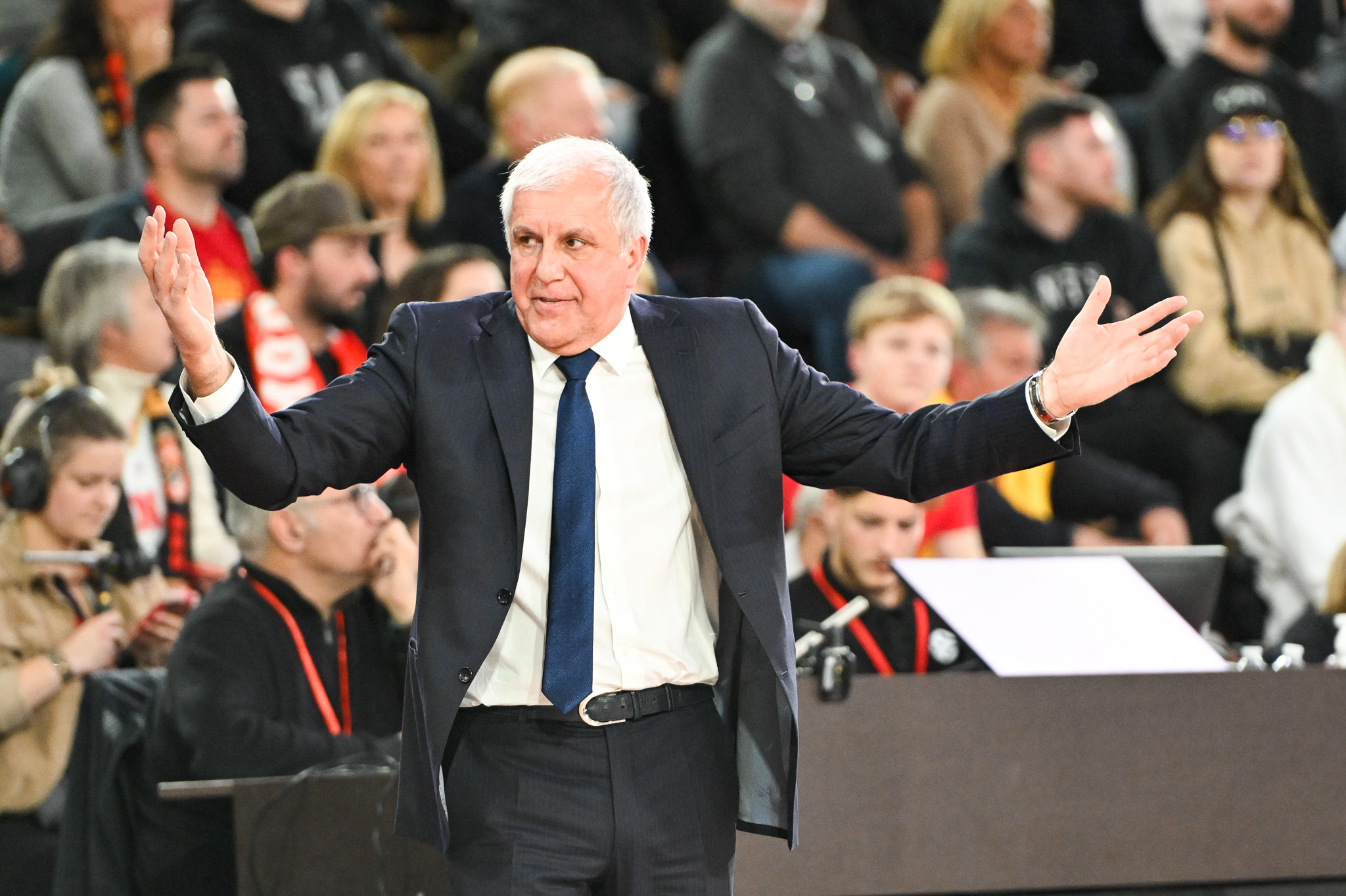 Obradovic estalla: “Desafortunadamente, no les devolvimos el dinero”