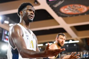 El extraño tiro del ex del Barça: “Lo hice a oscuras”