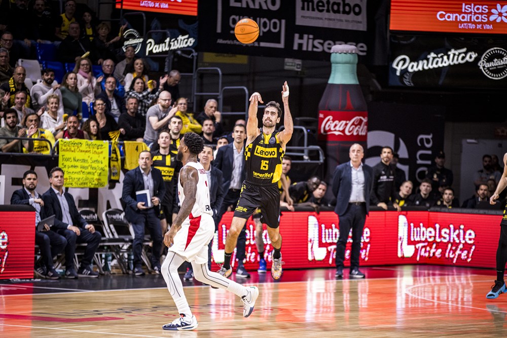 Tenerife ha tenido que cortar la polémica con Txus Vidorreta