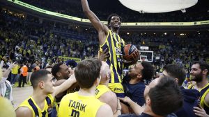 Nigel Hayes-Davis tiene Europa a sus pies: primer jugador en anotar 50 puntos en Euroliga