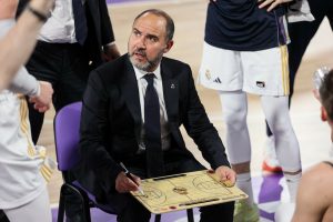 Chus Mateo se rinde ante una “soberbia afición local”