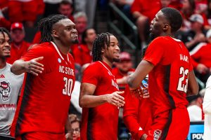 ¿Quién es DJ Burns Jr? El pívot atípico que ha maravillado en EEUU