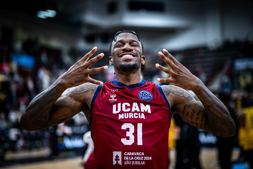 Dylan Ennis pide ayuda a su ex equipo para ganar la Champions de baloncesto