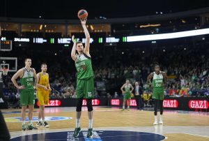 Zalgiris Kaunas anuncia renovación de su pívot ex Obradoiro