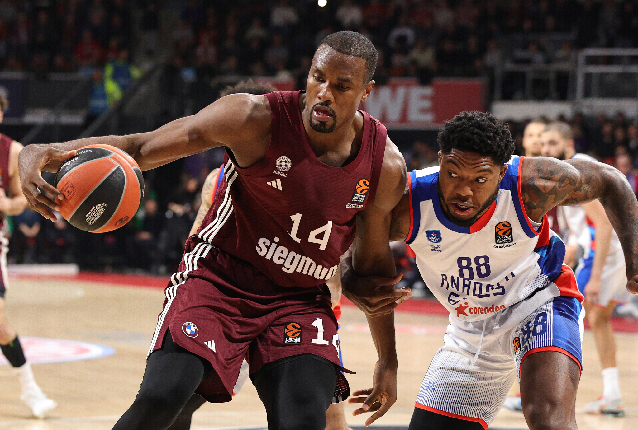 Tres opciones de fichaje para Olimpia Milano: Ibaka y dos más