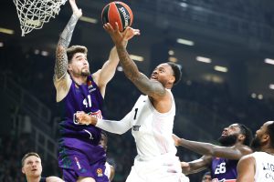 Juancho Hernangómez no mejora y regresa a España