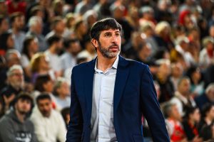 La hecatombe ante Asvel destituye a Mumbrú en Valencia Basket: “Estoy fastidiado…”