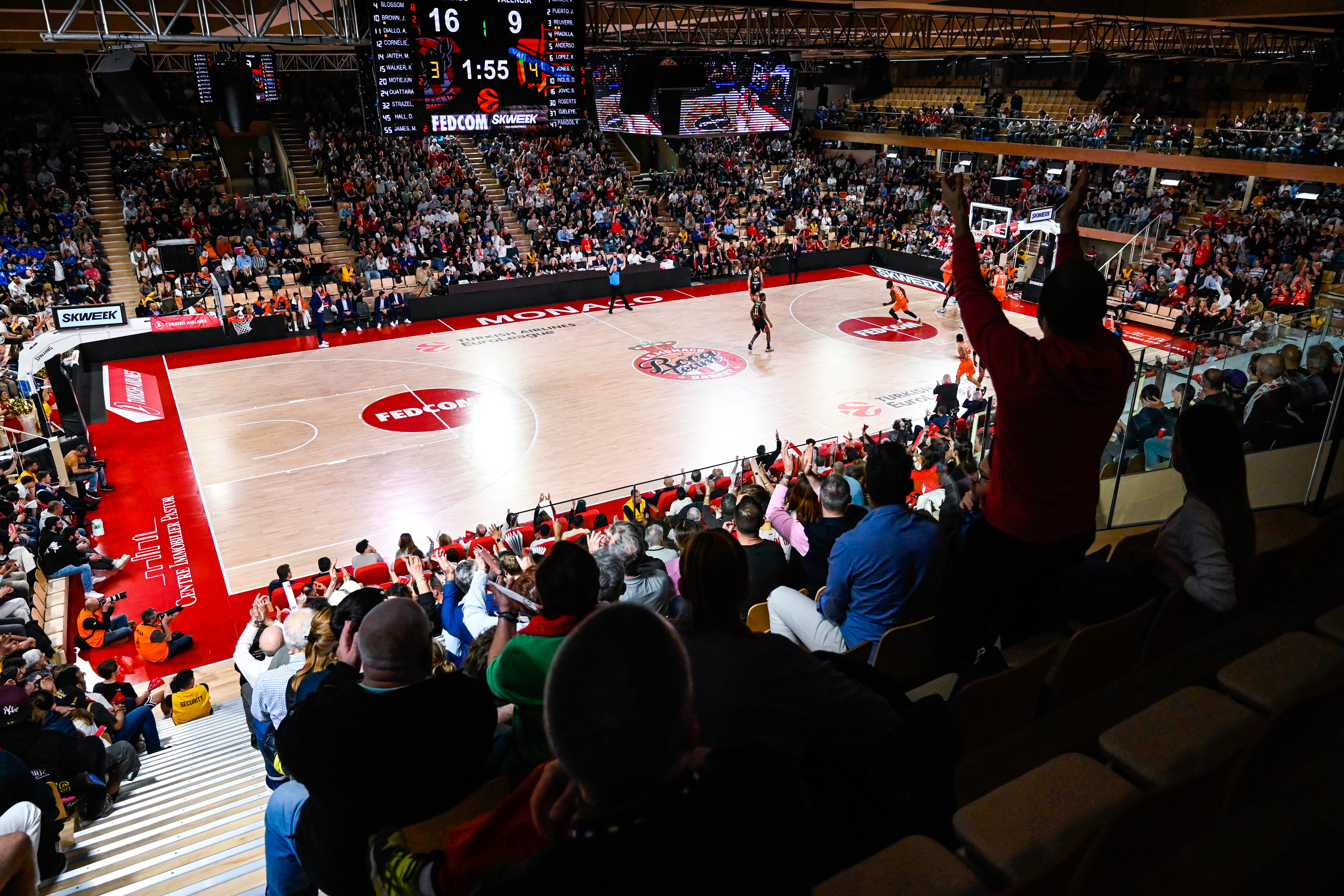 La tremenda pitada de la Fonteta tras el descalabro histórico ante ASVEL