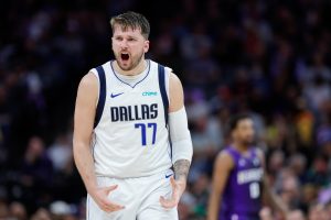 Luka Doncic frustrado con sus compañeros en los Playoffs NBA