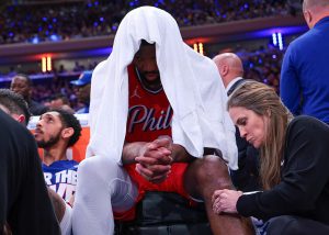 Embiid y Sixers arremeten contra el arbitraje: “Inaceptable, deberíamos ir 2-0 a favor”