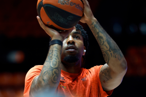 Una cláusula asequible que puede complicar su futuro en el Valencia Basket