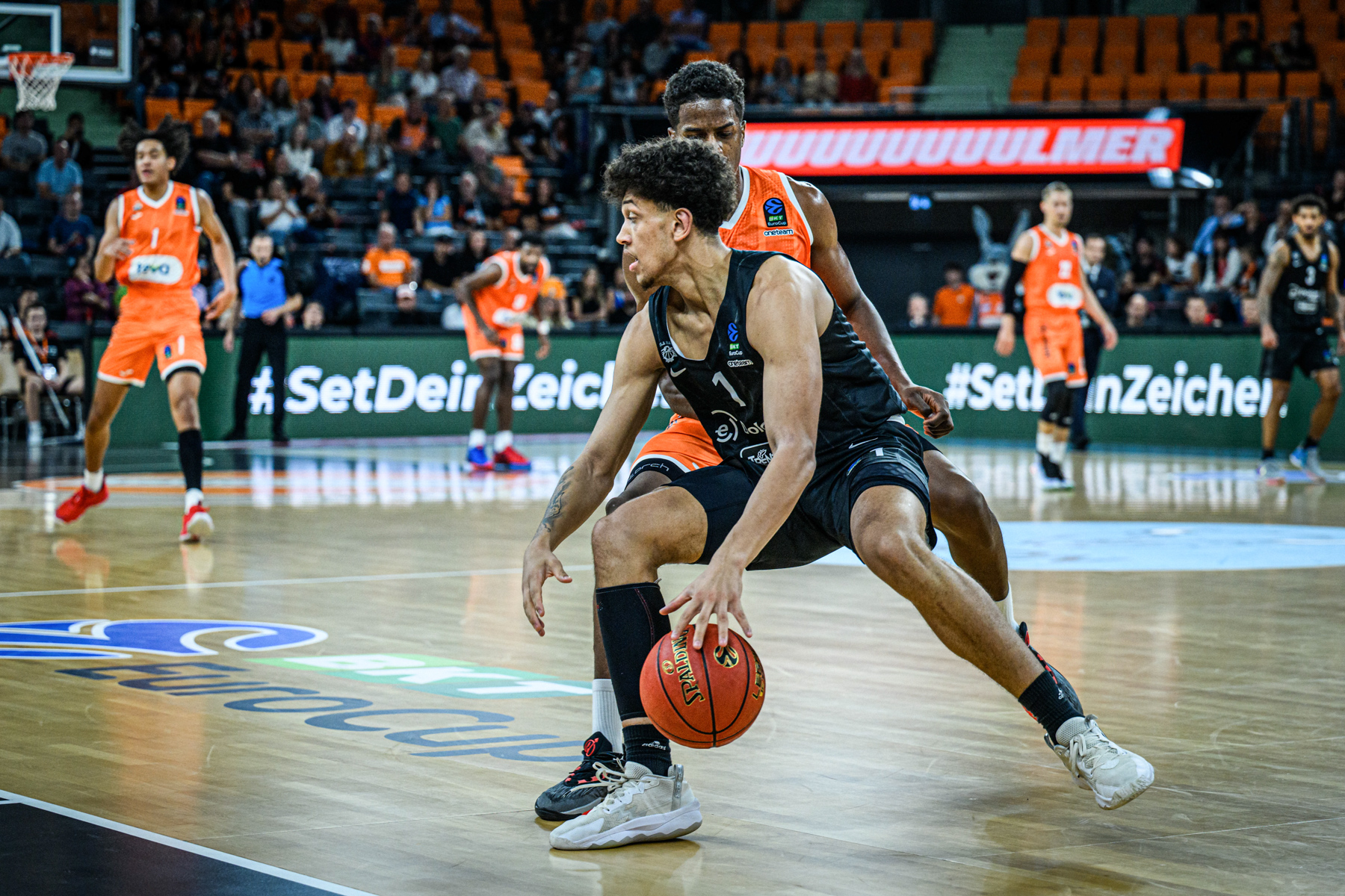 Olimpia Milano a lo suyo: dos jugadores más en cartera de fichajes