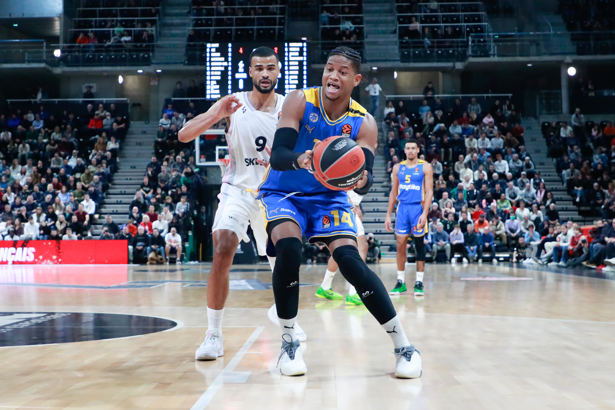 La dicotomía de Jasiel Rivero: seguir en Maccabi o decidirse por esta oferta