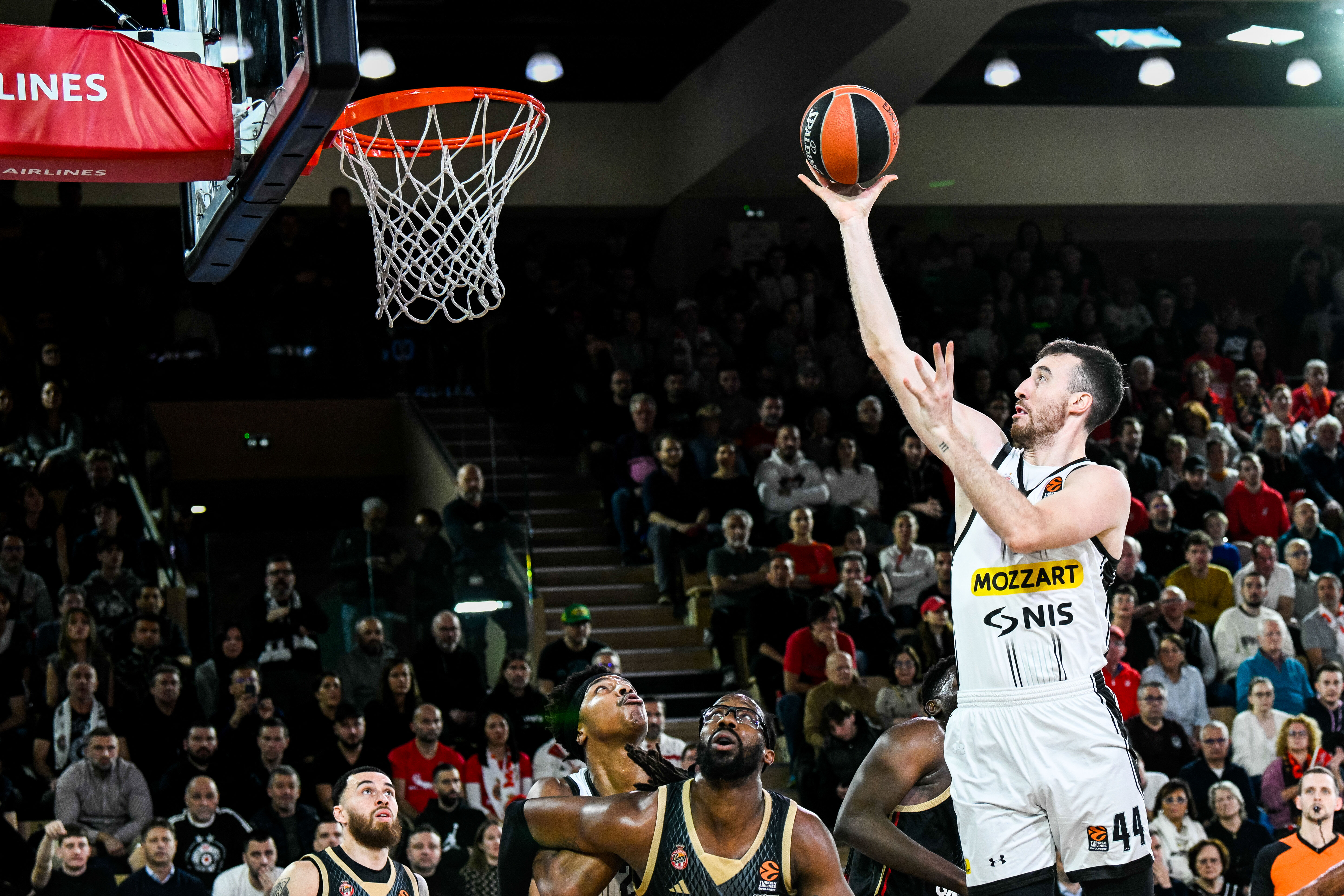 Adiós Belgrado, ¿bienvenido a París? La historia de Kaminsky