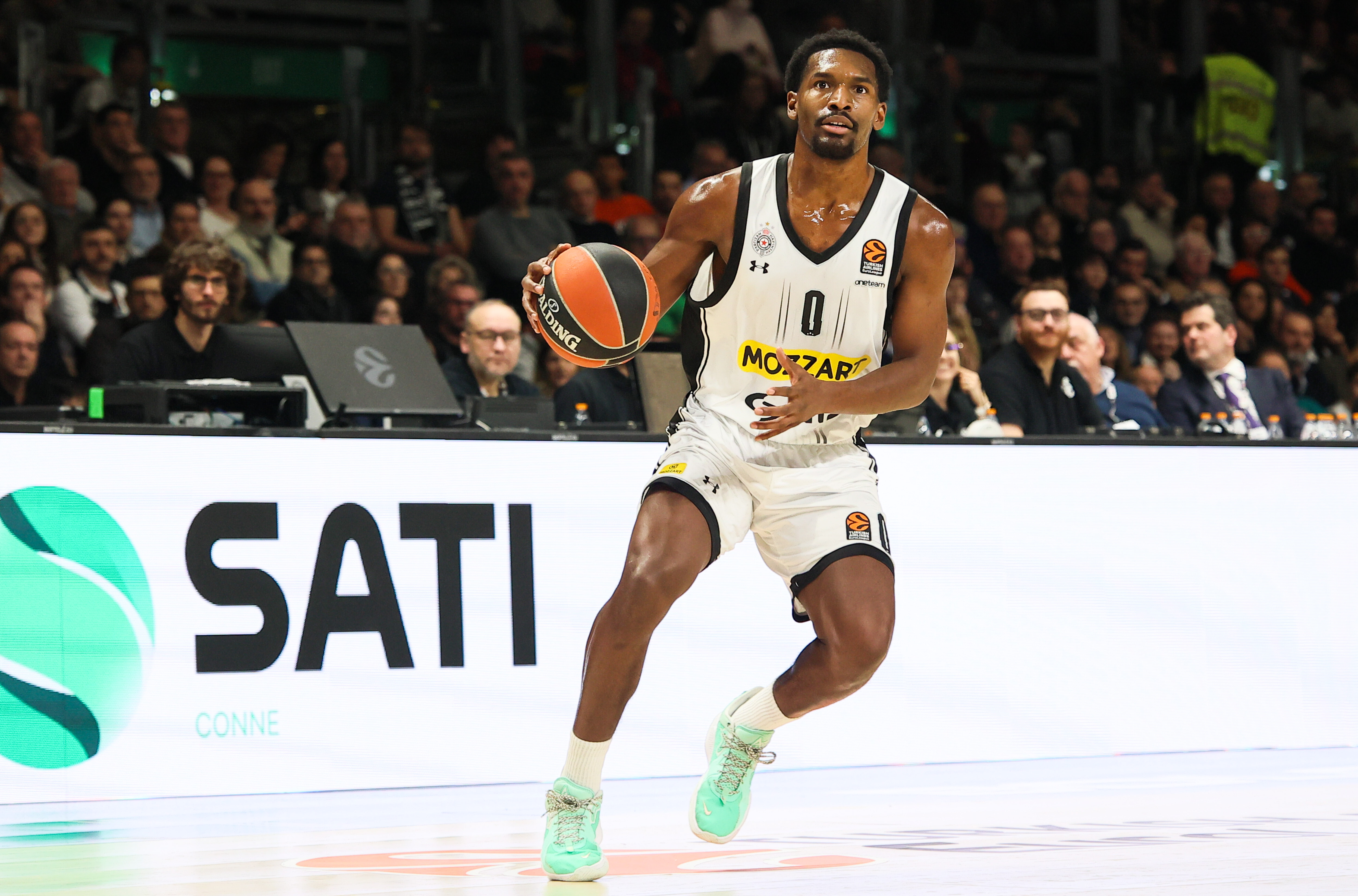 Partizan planea retener una pieza importante de su perímetro