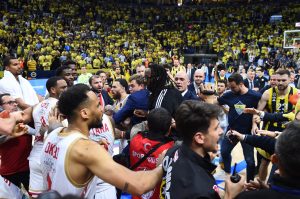 La trifulca en Estambul tiene castigo. Ya se conocen las sanciones