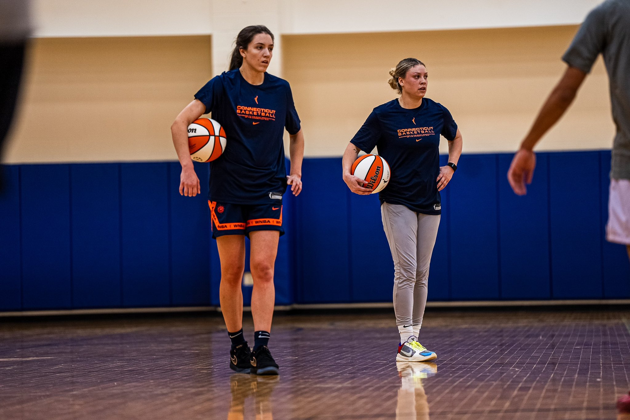 Connecticut Sun con sabor español: Helena Pueyo y Astou Ndour juntas