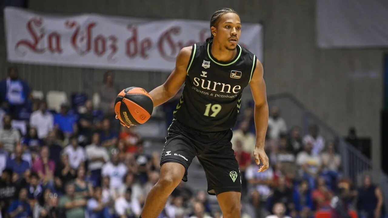 Seguirá persiguiendo su sueño con Bilbao Basket. Renovado