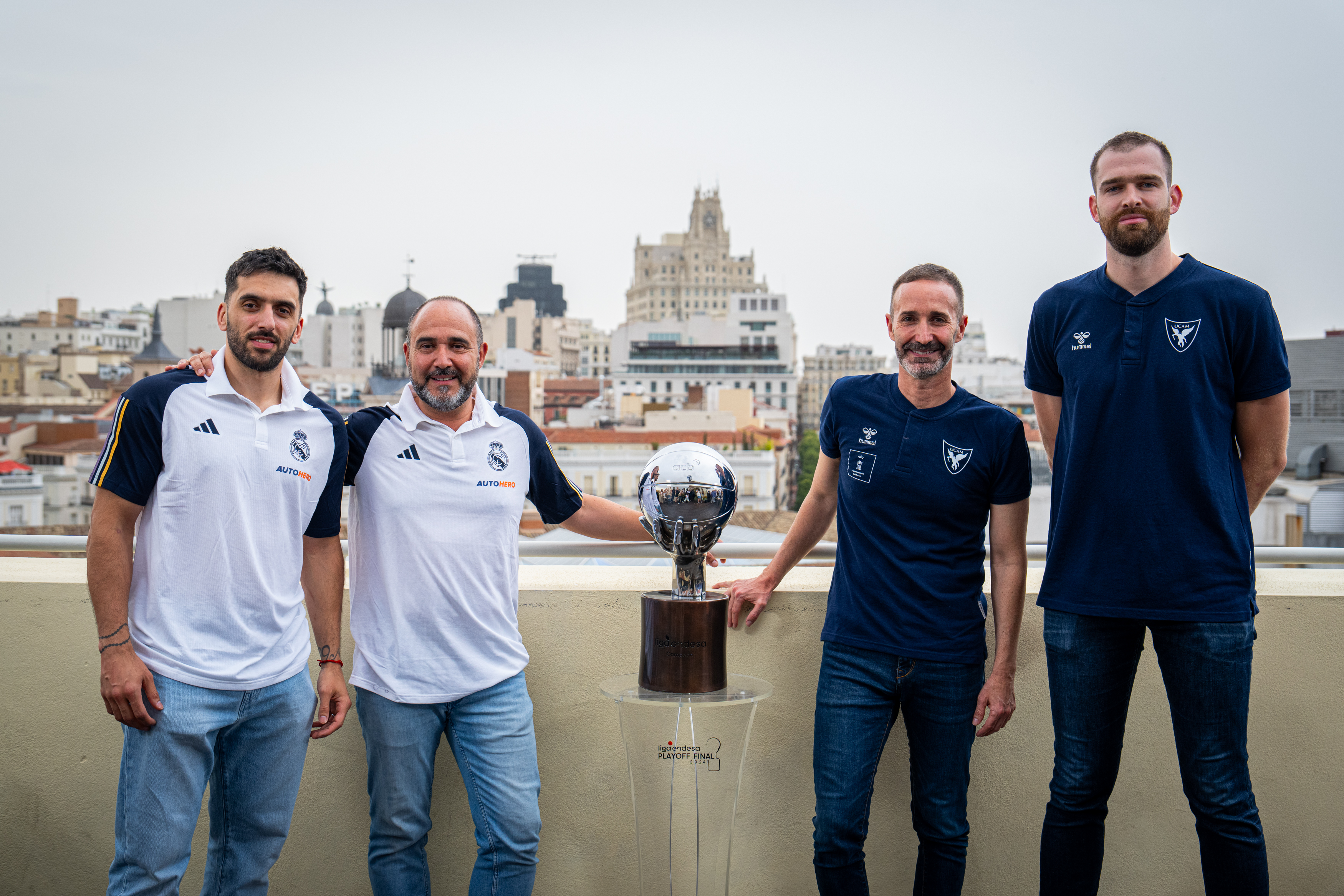 “No somos inferiores al Madrid, veo la Final al 50%”