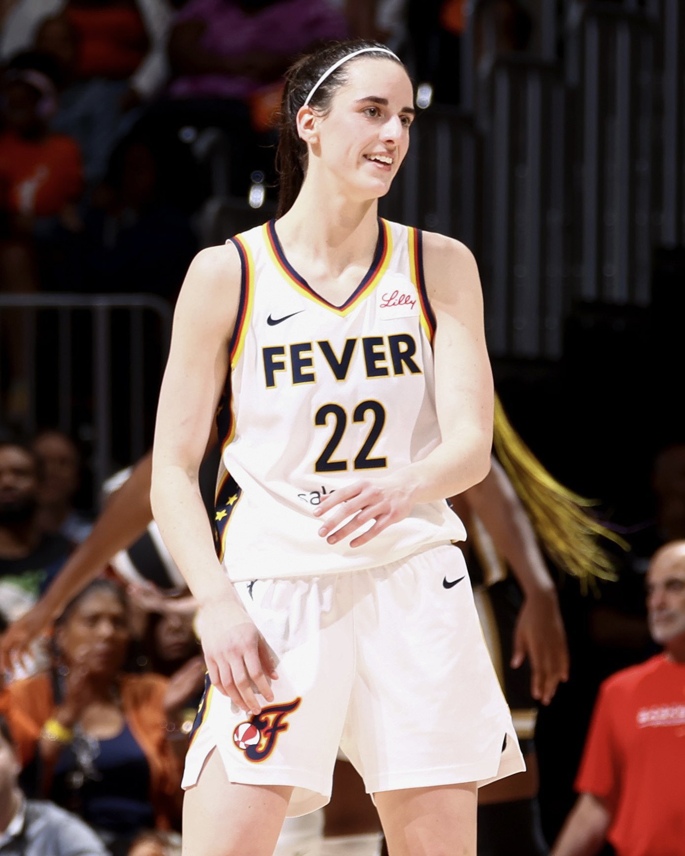 Caitlin Clark, la “p… blanca” de la WNBA: persecución, agresiones…y muchos puntos