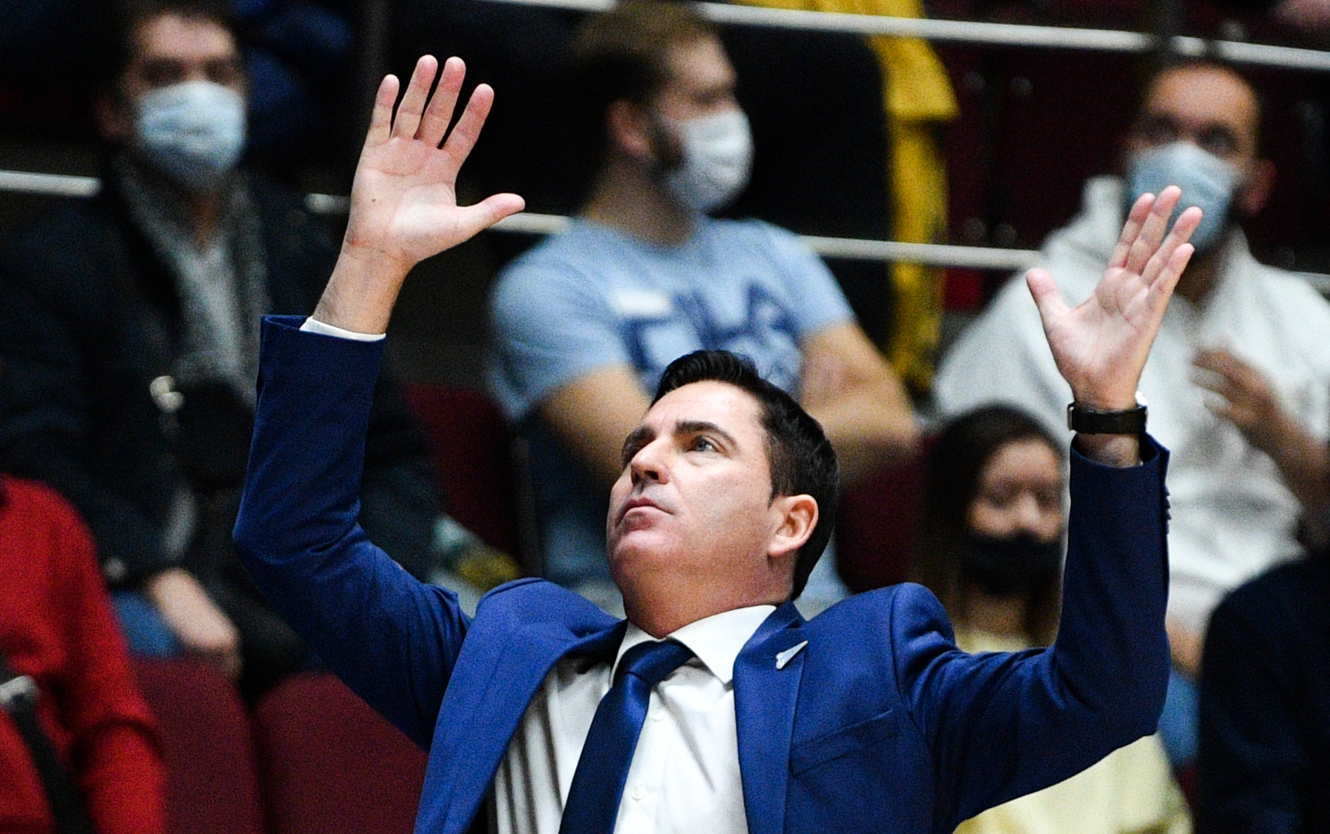 Dos entrenadores se perfilan para sustituir a Roger Grimau en el Barça de baloncesto