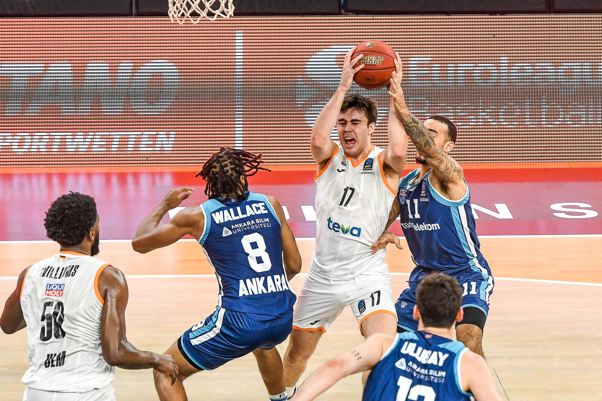 El gran dilema de Juan Núñez: Barça o una franquicia NBA que lo persigue