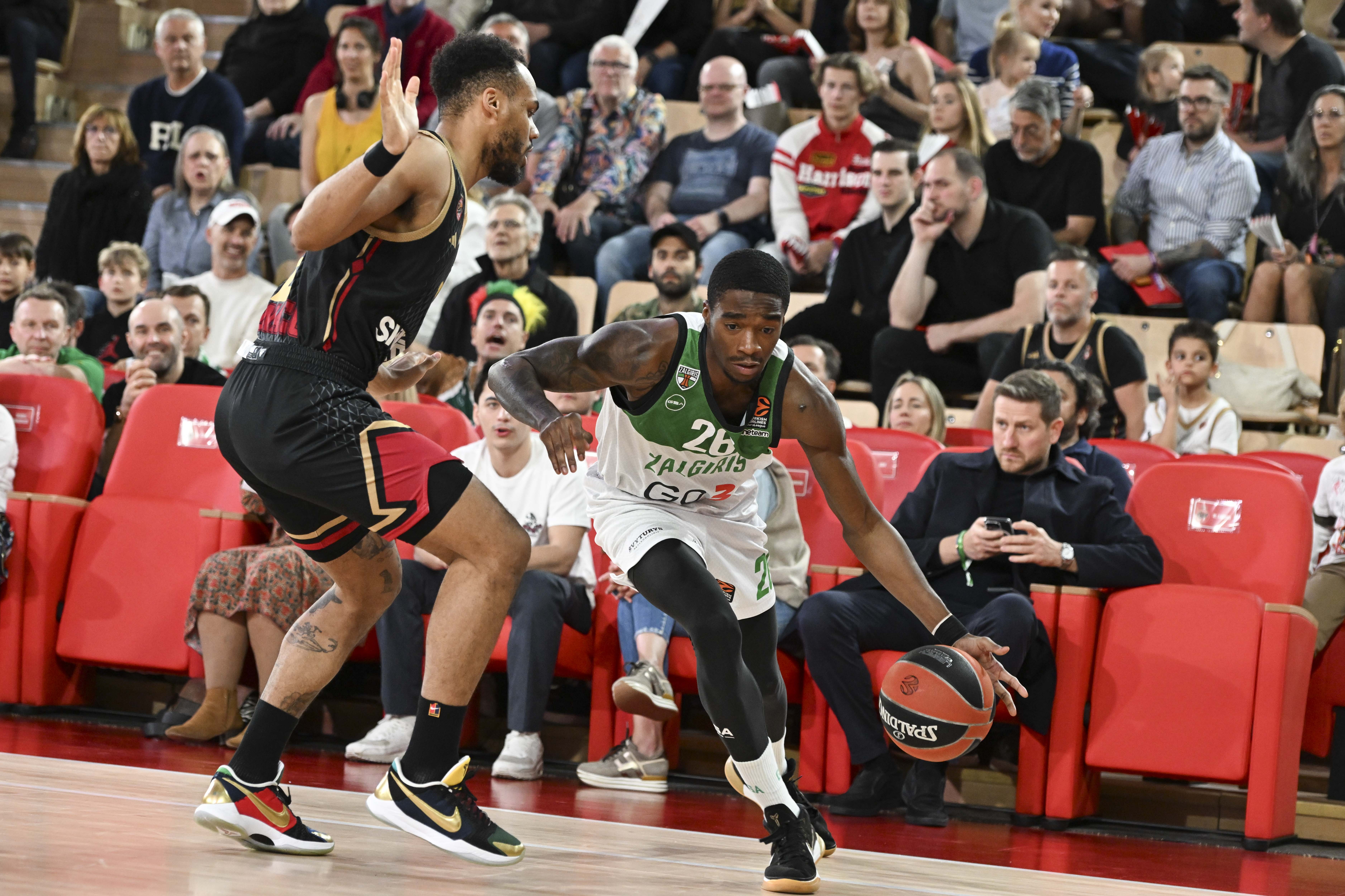 La salida de Lundberg de Virtus Bolonia lleva a un casting con tres nombres