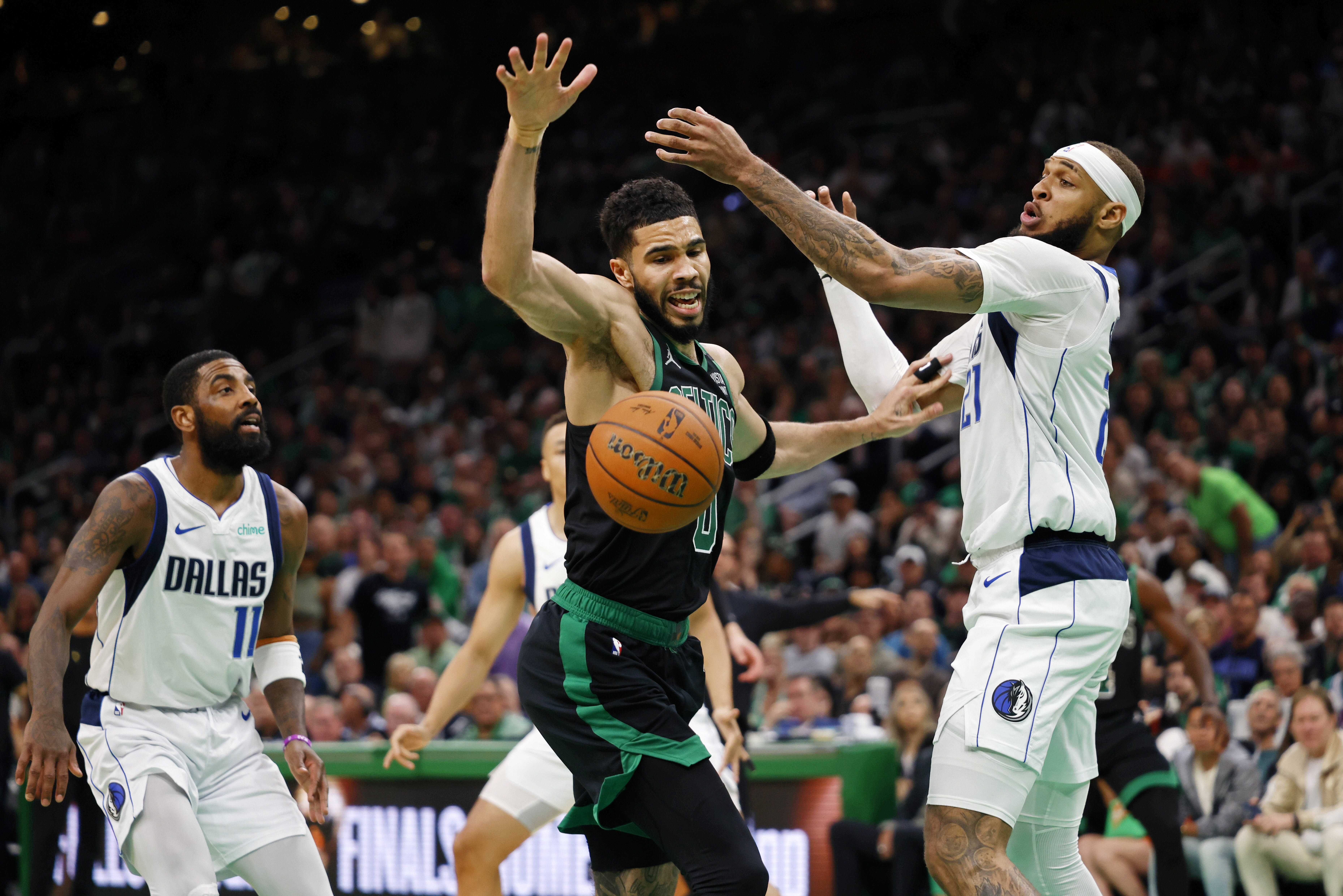 ¿Por qué Jayson Tatum no está anotando en las Finales NBA? Él lo explica