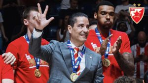 Estrella Roja gana la liga sin jugar, Partizan arde en críticas