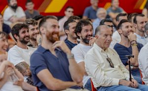 Entre emoción y anécdotas: Ricky Rubio, Valencia y la selección homenajean a su leyenda