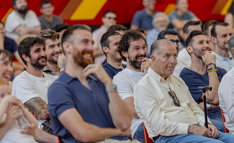 Entre emoción y anécdotas: Ricky Rubio, Valencia y la selección homenajean a su leyenda