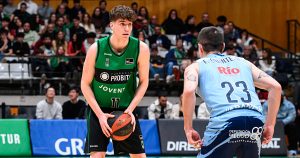 Consigue su cesión después de haberle entrenado en el Eurobasket U20