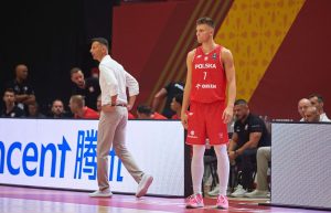 Padre e hijo juegan juntos el Preolímpico de baloncesto: “Es una situación normal”